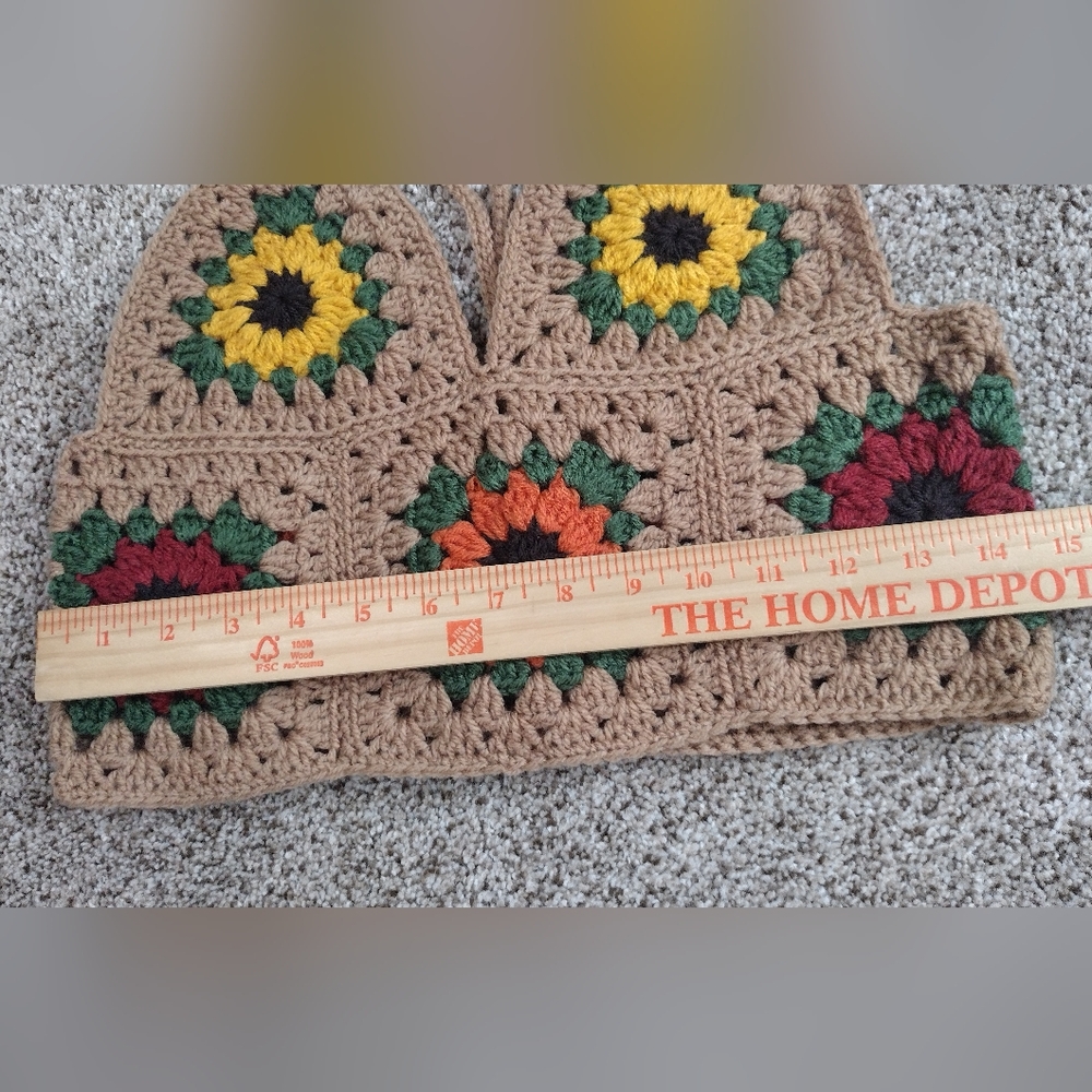 Handmade crochet halter top. - Picture 5 of 7